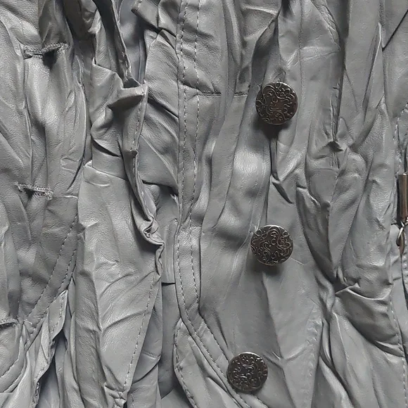 Dollhouse jacket - Picture 3 of 8